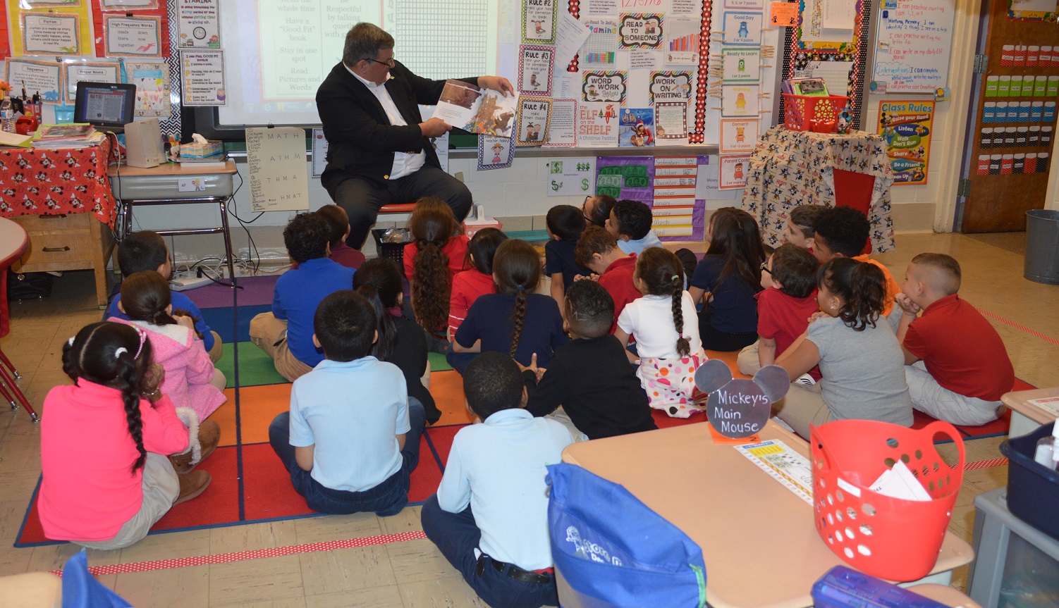 Worksheet Reading Programs For Elementary Students grant from community foundation expands reading program at lauers kevin k murphy berks county president reads to students park elementary school a book th